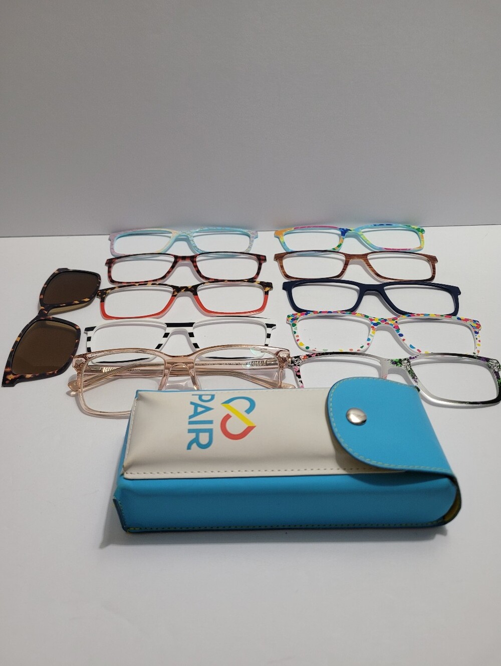 PAIR The Kirby Light Pink Eyewear Set with Multicolor Fashion Frames and Case